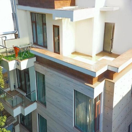 Lime Tree Hotel Sushant Lok Gurgaon Sector 29 Next To Iffco Chowk Metro Buitenkant foto