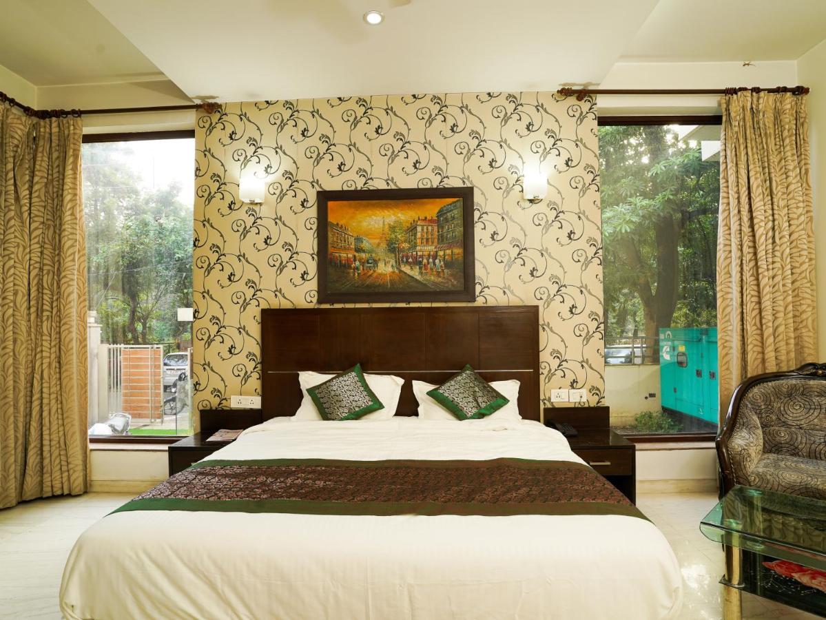 Lime Tree Hotel Sushant Lok Gurgaon Sector 29 Next To Iffco Chowk Metro Buitenkant foto