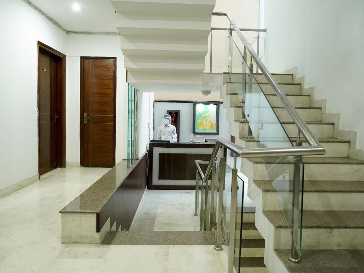 Lime Tree Hotel Sushant Lok Gurgaon Sector 29 Next To Iffco Chowk Metro Buitenkant foto