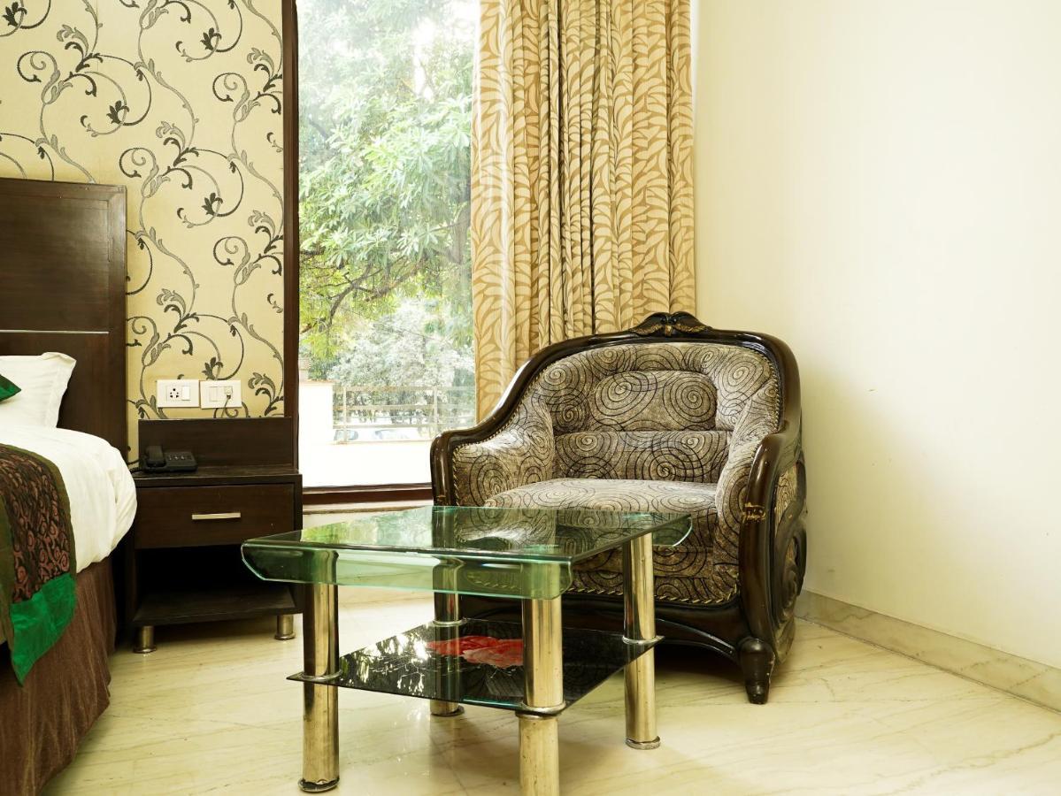 Lime Tree Hotel Sushant Lok Gurgaon Sector 29 Next To Iffco Chowk Metro Buitenkant foto