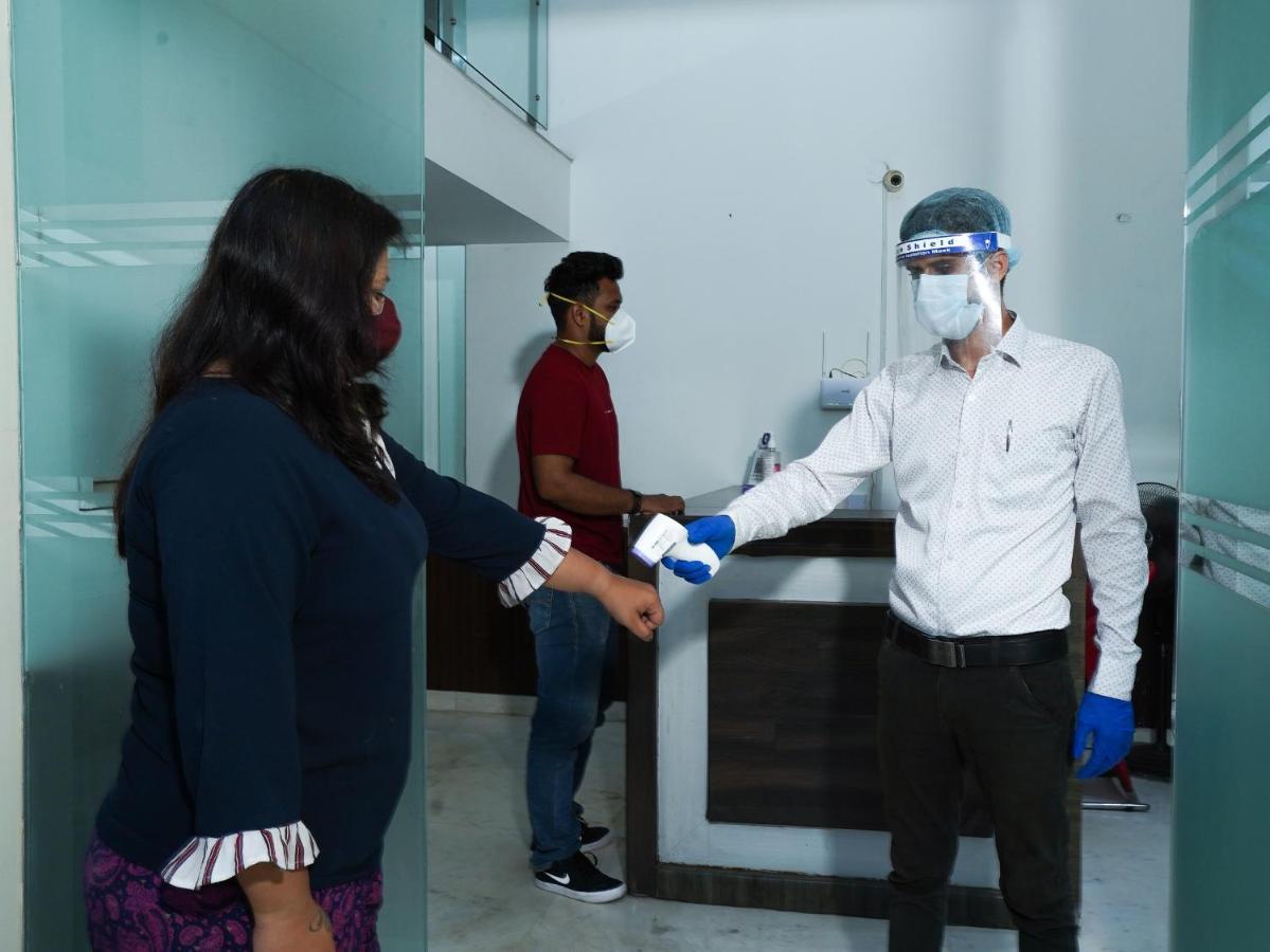 Lime Tree Hotel Sushant Lok Gurgaon Sector 29 Next To Iffco Chowk Metro Buitenkant foto