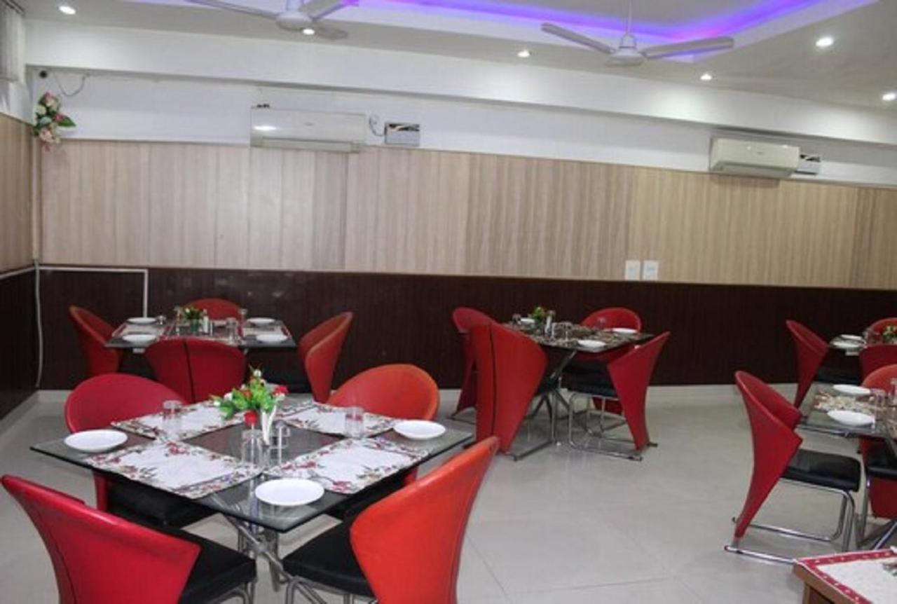 Lime Tree Hotel Sushant Lok Gurgaon Sector 29 Next To Iffco Chowk Metro Buitenkant foto