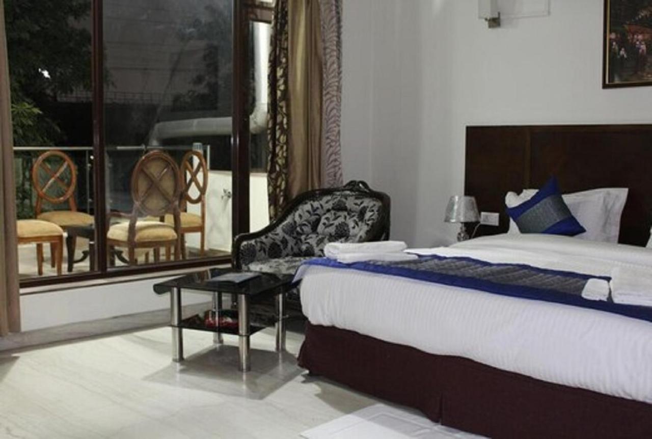 Lime Tree Hotel Sushant Lok Gurgaon Sector 29 Next To Iffco Chowk Metro Buitenkant foto