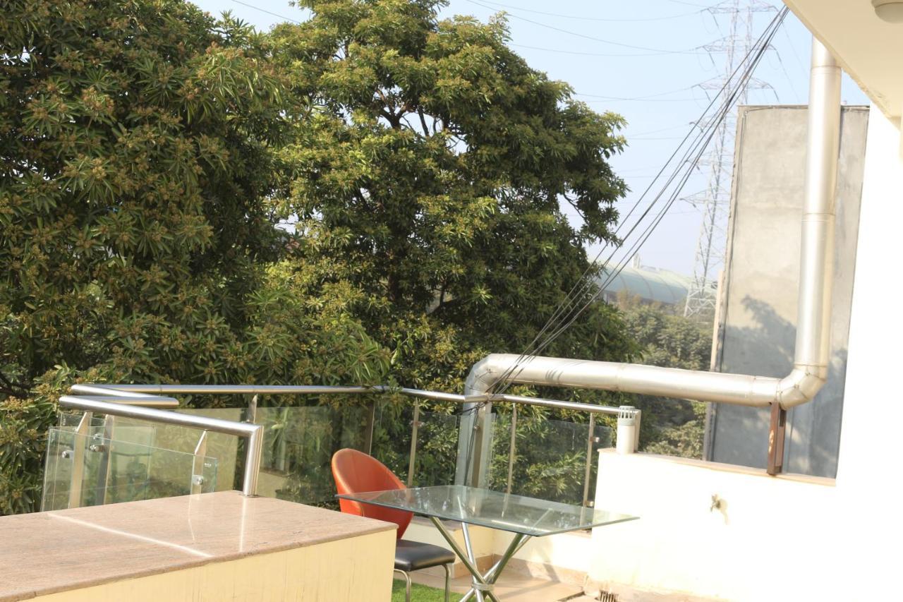 Lime Tree Hotel Sushant Lok Gurgaon Sector 29 Next To Iffco Chowk Metro Buitenkant foto