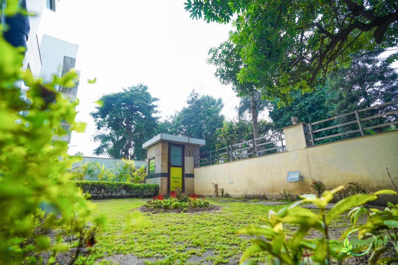 Lime Tree Hotel Sushant Lok Gurgaon Sector 29 Next To Iffco Chowk Metro Buitenkant foto
